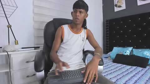 Snapshot of black_boy_22cm chatting on March 2025 01:46:01 AM boy online show from March 2025 01:46:01 AM