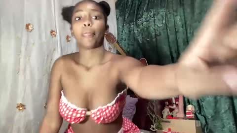 MORENITA ISA online show from December 2024 12:44:01 AM