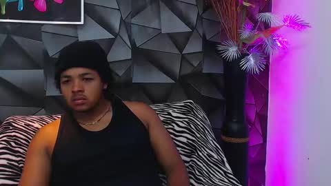 black_king_241 online show from February 2025 12:25:02 PM