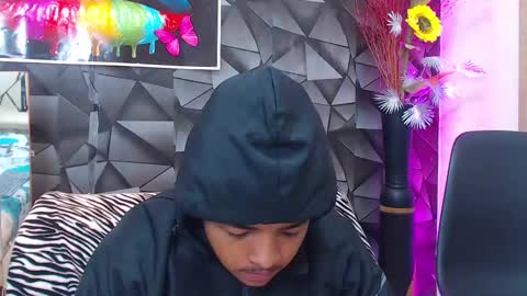 black_king_241 online show from February 2025 01:55:02 PM