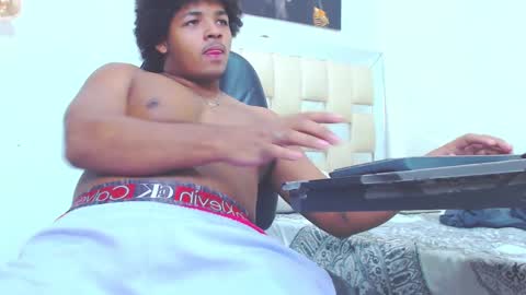 black_king_241 online show from March 2025 06:06:02 AM