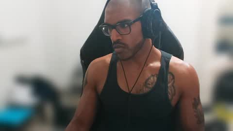Snapshot of black_lollipop chatting on June 2026 01:02:01 PM Master online show from June 2026 01:02:01 PM