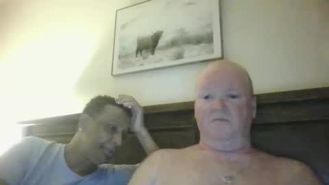 Snapshot of black_n_white4 chatting on January 2025 11:28:02 AM black_n_white4 online show from January 2025 11:28:02 AM