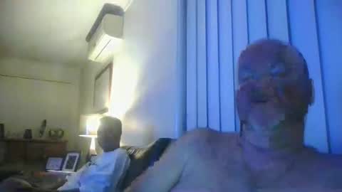 Snapshot of black_n_white4 chatting on March 2025 12:20:01 PM black_n_white4 online show from March 2025 12:20:01 PM
