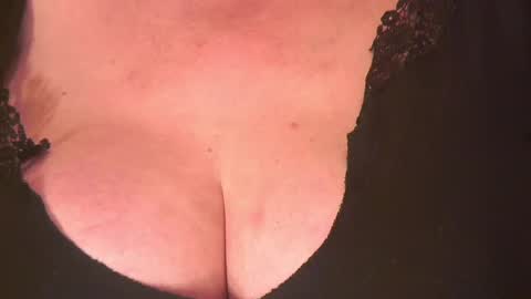 Sarah online show from February 2025 10:31:02 PM