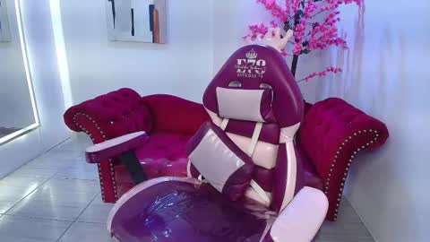 Rousse  online show from November 2025 03:39:01 PM