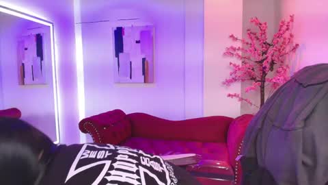 Rousse  online show from May 2026 04:06:01 AM