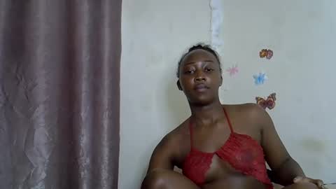 Snapshot of black_rosey chatting on November 2025 01:00:02 PM veraa online show from November 2025 01:00:02 PM