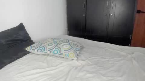 blackandwhite1_ online show from December 2025 01:19:01 PM