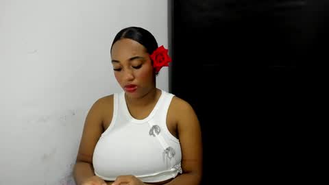 Snapshot of blackitybae chatting on October 2025 01:29:01 AM Shophie White online show from October 2025 01:29:01 AM