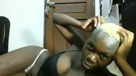 blackmarvel02 online show from December 2025 01:44:01 AM