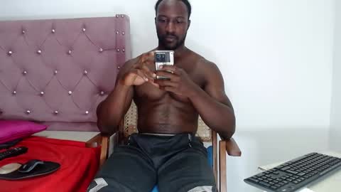 Twtter 1MikeBeckford            Onlyfns beckfordmike online show from December 2024 05:18:02 AM