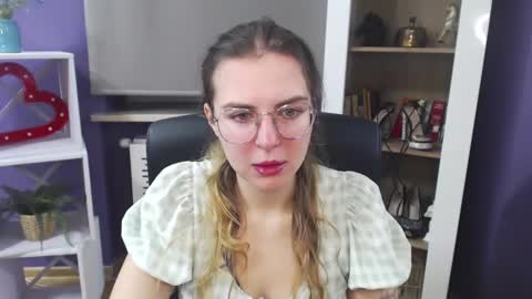 Z O E Y online show from December 2024 05:38:02 AM