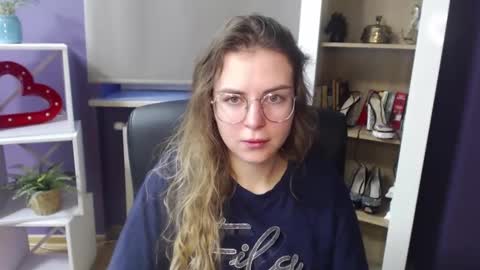 Z O E Y online show from January 2025 07:20:02 AM