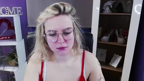 Snapshot of blackrosezoey chatting on March 2026 05:30:01 AM Z O E Y online show from March 2026 05:30:01 AM