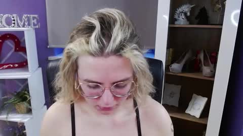 Snapshot of blackrosezoey chatting on March 2026 05:48:02 AM Z O E Y online show from March 2026 05:48:02 AM