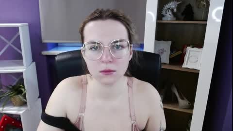 Snapshot of blackrosezoey chatting on April 2026 04:45:01 AM Z O E Y online show from April 2026 04:45:01 AM