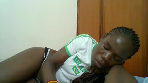 Snapshot of blacksexygal chatting on October 2025 07:13:02 PM SARAH online show from October 2025 07:13:02 PM