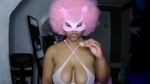 Snapshot of blacksirenqueen chatting on December 2024 10:07:01 AM Queen Siren online show from December 2024 10:07:01 AM