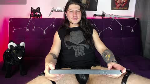 Snapshot of blackwolf_6 chatting on December 2024 06:56:02 PM Dave online show from December 2024 06:56:02 PM