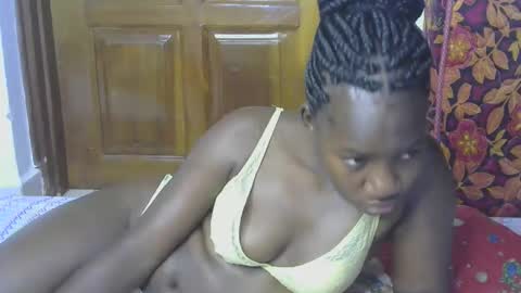 Snapshot of blahkbeauty chatting on October 2025 07:05:01 PM VIVIAN online show from October 2025 07:05:01 PM