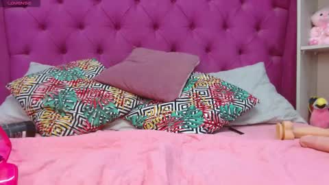 Snapshot of blaiir_moon chatting on November 2025 07:03:01 PM blaiir_moon online show from November 2025 07:03:01 PM