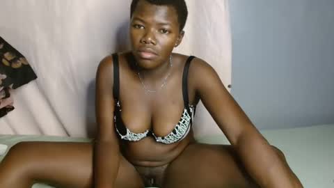 Snapshot of blair_sue chatting on May 2026 10:48:01 PM love online show from May 2026 10:48:01 PM