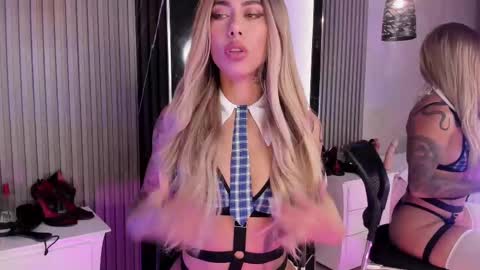 Snapshot of blairsantini chatting on December 2024 10:21:01 PM Blair online show from December 2024 10:21:01 PM