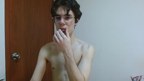 Snapshot of blakeshatter chatting on December 2024 02:54:01 AM blakeshatter online show from December 2024 02:54:01 AM