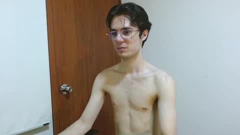 Snapshot of blakeshatter chatting on December 2024 05:00:01 PM blakeshatter online show from December 2024 05:00:01 PM