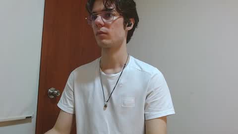 Snapshot of blakeshatter chatting on January 2025 01:27:01 AM blakeshatter online show from January 2025 01:27:01 AM