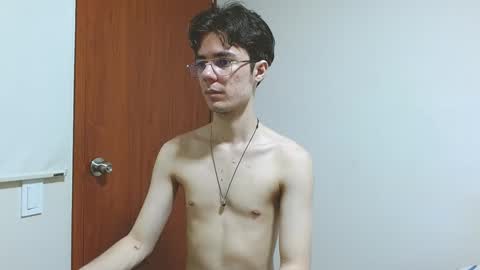 Snapshot of blakeshatter chatting on January 2025 02:30:02 PM blakeshatter online show from January 2025 02:30:02 PM