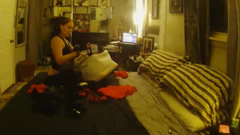 Snapshot of blaqmagic72 chatting on January 2026 11:17:01 PM Redandblaq online show from January 2026 11:17:01 PM