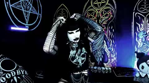   online show from October 2025 08:24:02 AM