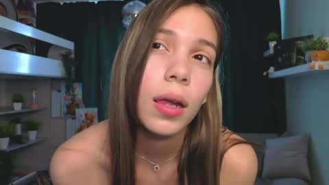 Mia online show from May 2026 01:56:01 AM