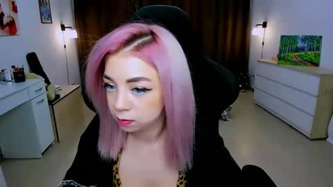 Snapshot of blinkofeyess chatting on December 2024 07:47:02 AM Nicole online show from December 2024 07:47:02 AM