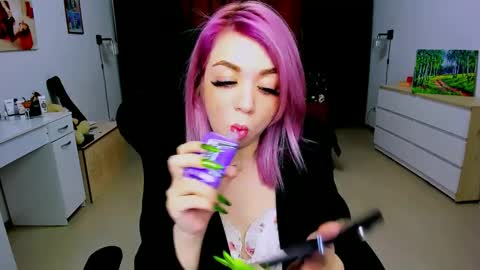 Snapshot of blinkofeyess chatting on December 2024 08:11:02 AM Nicole online show from December 2024 08:11:02 AM