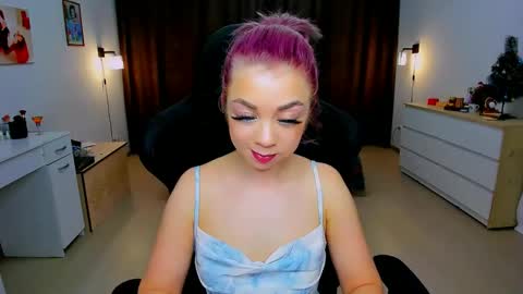Snapshot of blinkofeyess chatting on January 2025 06:44:02 AM Nicole online show from January 2025 06:44:02 AM