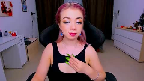 Snapshot of blinkofeyess chatting on January 2025 03:53:02 AM Nicole online show from January 2025 03:53:02 AM