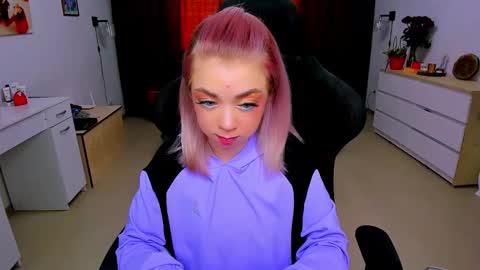 Snapshot of blinkofeyess chatting on January 2025 08:25:02 AM Nicole online show from January 2025 08:25:02 AM