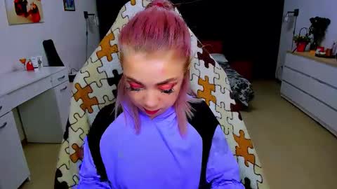 Snapshot of blinkofeyess chatting on January 2025 02:31:02 PM Nicole online show from January 2025 02:31:02 PM