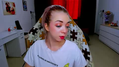 Snapshot of blinkofeyess chatting on February 2025 09:56:02 AM Nicole online show from February 2025 09:56:02 AM