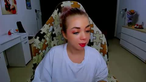 Snapshot of blinkofeyess chatting on February 2025 03:00:01 PM Nicole online show from February 2025 03:00:01 PM