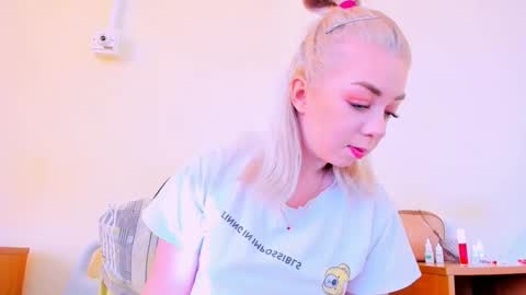 Snapshot of blinkofeyess chatting on February 2025 07:33:01 AM Nicole online show from February 2025 07:33:01 AM