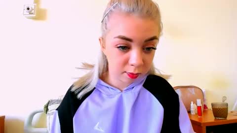 Snapshot of blinkofeyess chatting on February 2025 11:44:02 AM Nicole online show from February 2025 11:44:02 AM