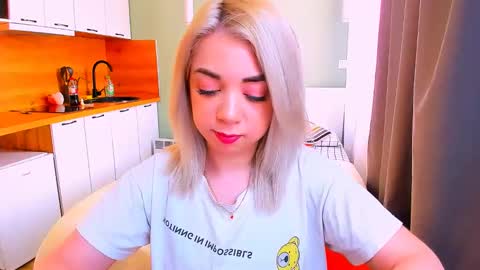 Snapshot of blinkofeyess chatting on February 2025 01:25:02 PM Nicole online show from February 2025 01:25:02 PM