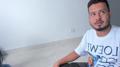 Snapshot of blissroom chatting on March 2025 01:42:01 PM blissroom online show from March 2025 01:42:01 PM