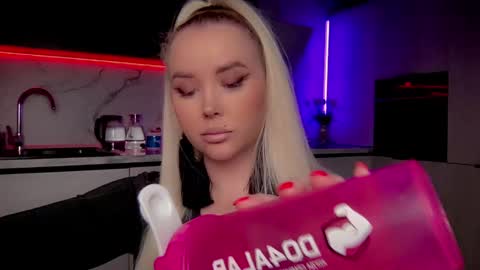 Snapshot of blond_diamond chatting on January 2025 02:01:01 AM Lana online show from January 2025 02:01:01 AM