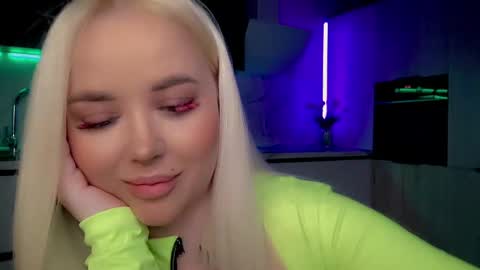 Snapshot of blond_diamond chatting on March 2025 09:14:02 AM Lana online show from March 2025 09:14:02 AM