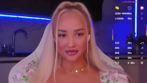 Snapshot of blond_diamond chatting on May 2026 01:12:01 AM Lana online show from May 2026 01:12:01 AM